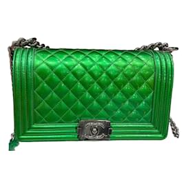 Chanel Borsa Boy Medium Capretto Verde Metallizzato