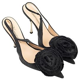 Blumarine Décolleté slingback in denim nero con fiori 3D