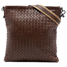 Bottega Veneta Bolsa transversal em napa marrom Intrecciato