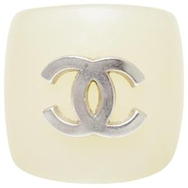 Chanel Coco Mark Band Ring aus Elfenbeinfarbenem Kunststoff