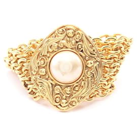 Bracciale con charm Chanel placcato oro con perle finte