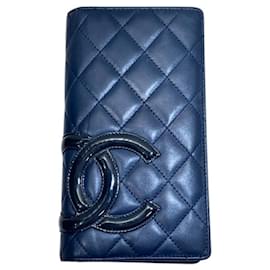 Cartera Bi-fold Chanel Cambon Line A26717