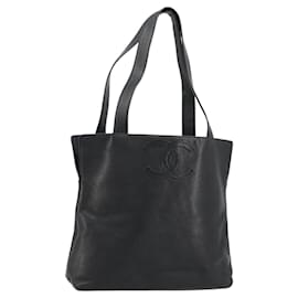 Bolsa Tote CHANEL em pele de caviar preta com CC dourado Auth BA12903