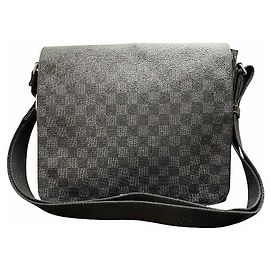 Bolso de Hombro Louis Vuitton District MM