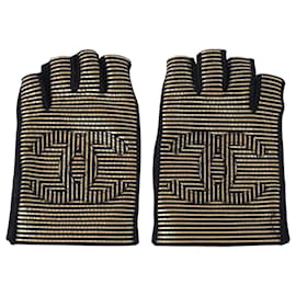 Guantes sin dedos Chanel Paris–New York CC con etiquetas