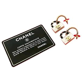 Orecchini con motivo Chanel Matelasse Bag