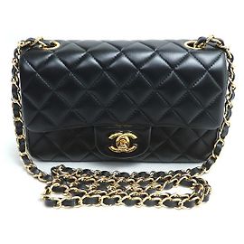 Chanel Mini Classic Schultertasche aus Lammfell