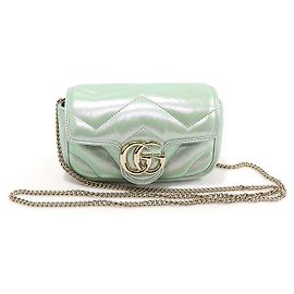 Gucci Borsa a tracolla con catena GG Marmont matelassé chevron iridescente verde chiaro