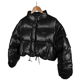 Chaqueta corta acolchada convertible negra - Prada