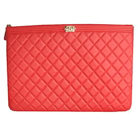 Chanel Clutch Large Boy in Agnello Trapuntato Rosso con Finiture Oro