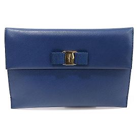 Salvatore Ferragamo Clutch con patta a fiocco in pelle Saffiano blu
