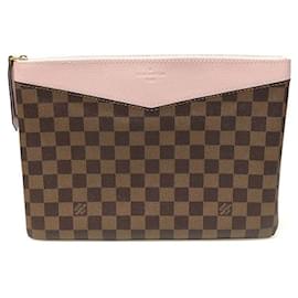 Louis Vuitton Clutch Daily Pouch in tela Damier Ebene Rose Powder