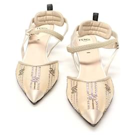 Fendi Slingbacks de tacón medio en malla rosa con bordado de colibrí y pedrería