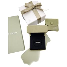 Aliança Van Cleef Arpels New York Wedding Band PT Years - Van Cleef & Arpels