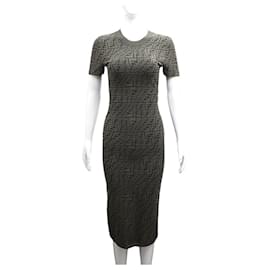 Fendi Vestido de punto Juka de manga corta FF