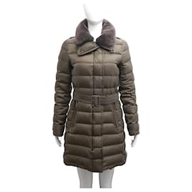 Burberry Gesteppte Jacke mit Pelzkragen und Daunenfüllung