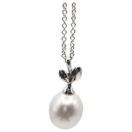 Tiffany & Co Collana con pendente a foglia d'olivo e perla (Perla d'acqua dolce argentata)