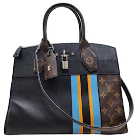 Louis Vuitton Borsa a Spalla City Steamer MM Dot