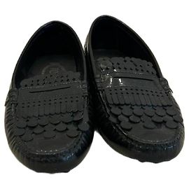 Tod's Gommino Lackleder Loafer Schwarz mit Fransen
