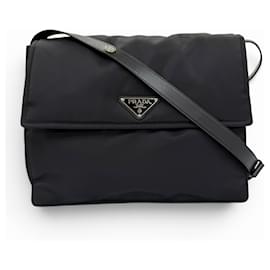 Borsa a tracolla imbottita grande in Re-Nylon Prada