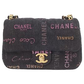 Chanel Mini Matelassé Schultertasche aus bedrucktem Denim