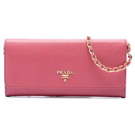 Portafoglio con catena in Saffiano rosa di Prada