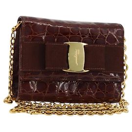 Borsa a catena Vara Ribbon in pelle Bordeaux e Oro Salvatore Ferragamo Auth 180672