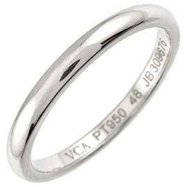 Van Cleef & Arpels Tendrement Platinum Band Ring