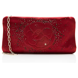 Clutch Chanel in raso con decorazioni in cristallo e camelia con catena