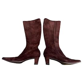 Prada Botas altas de ante marrón