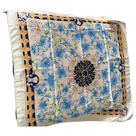 Carré Pierre Balmain stampa floreale blu