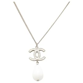 Collar con colgante Chanel Silver CC Brass Faux Pearl