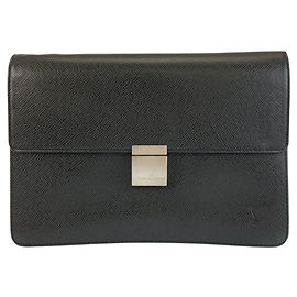 Clutch Selenga in pelle Taiga Louis Vuitton