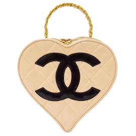 Borsa Vanity Chanel Matelassé Enamel Heart