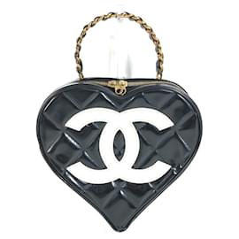 Beauty Case Chanel Vintage Heart CC Coco Mark Matelassé Quilted Chain Logo
