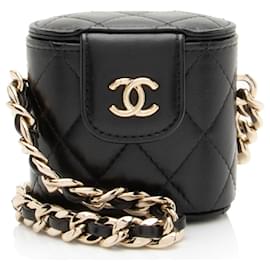 Beauty case Chanel in agnello e resina con catena elegante