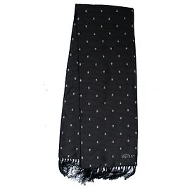 Alexander McQueen, sciarpa smoking con motivo teschio a pois