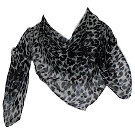 Saint Laurent, foulard quadrato con stampa leopardata