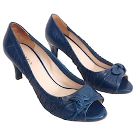 Zapatos de tacón Prada punta abierta piel azul petróleo