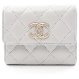 Chanel Matelassé Tri-fold Portemonnaie Grau