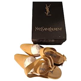Yves Saint Laurent Sandales à Talon en Daim Jaune