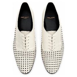 Saint Laurent Scarpe Oxford in pelle bianca con borchie