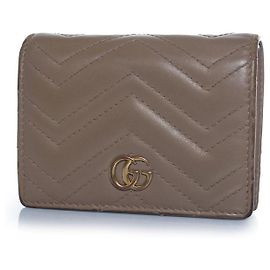 Gucci, cartera GG marmont en color liver