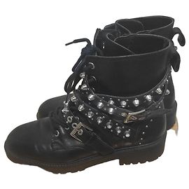 Autre Marque Botines de cuero negros con tachuelas y strass