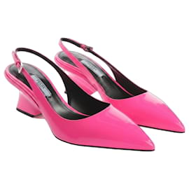 Prada Slingback Pumps aus pinkem Lackleder