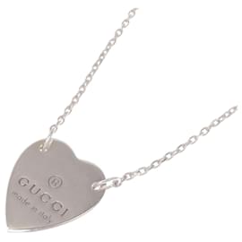 Collar Gucci de plata con corazón