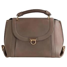 Salvatore Ferragamo Bolso beige
