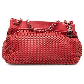 Tote Chanel Red Woven Caviar CC Charm