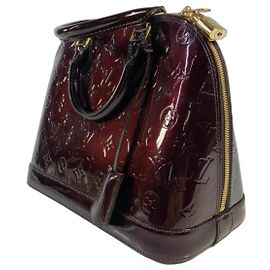 Louis Vuitton Alma in vernice bordeaux