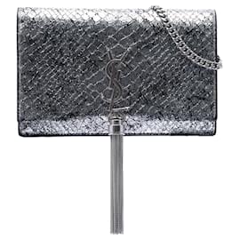 Saint Laurent Classic Monogram Kate Quasten-Tasche mit Kette aus silbernem Metallic-Leder mit Python-Prägung